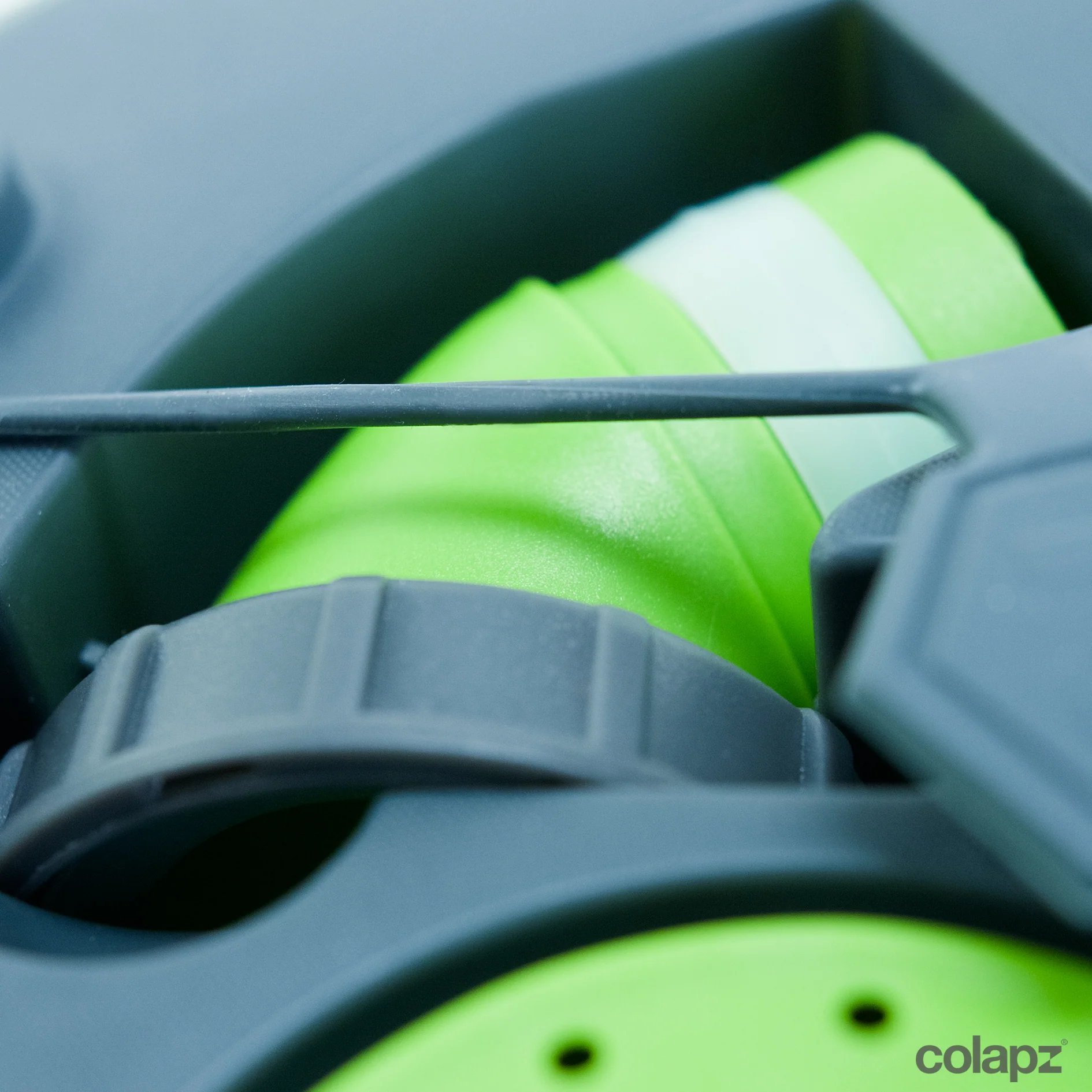 Collapsible 9L Watering Can & Bucket - Durable & Recyclable Food Grade Plastic - Image 5